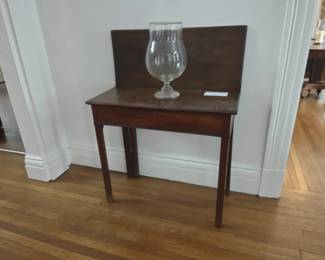 006 – Pembroke Drop Leaf Table – 32 x 27 1/2 (open 28 1/2)