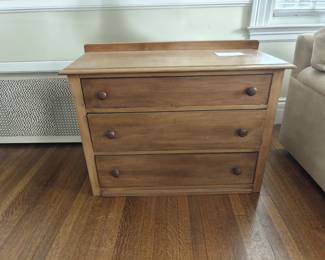 020 – Low Pine 3 Drawer Chest – 36 x 16 x 28