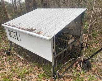 Cool Chicken Coup on Wheels 