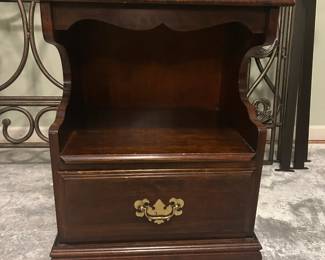 Bedroom set nightstand