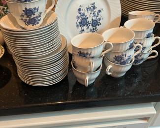 Enoch Wedgwood Royal Blue - 57 pieces