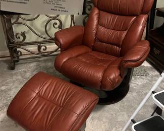 Lane Furniture Leather Chair w/ Ottoman