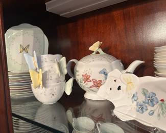 Lenox Butterfly Meadows - 57 pieces