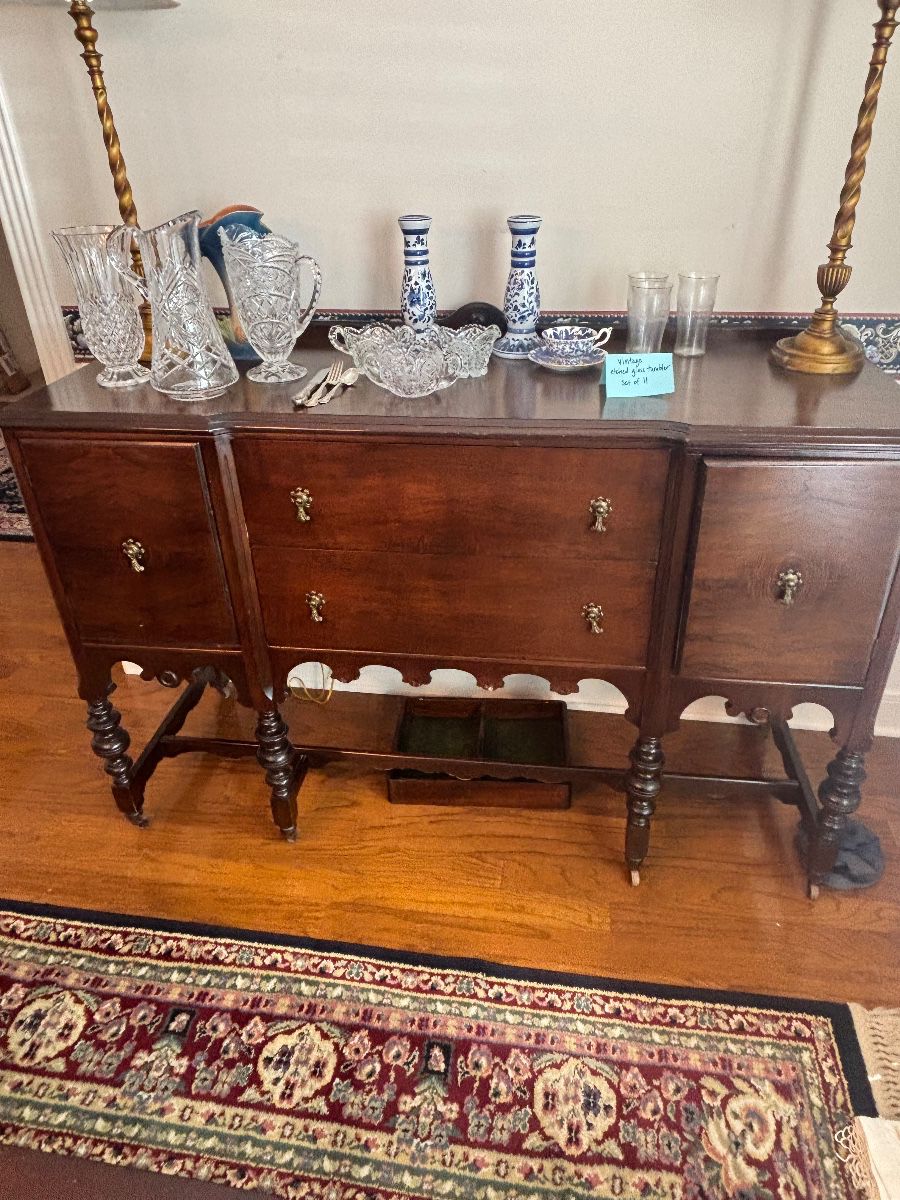 Antique buffet, great condition
