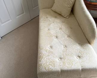 Vintage Chaise Tufted Lounge