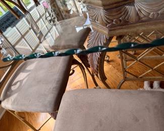 Scalloped Edge Glass