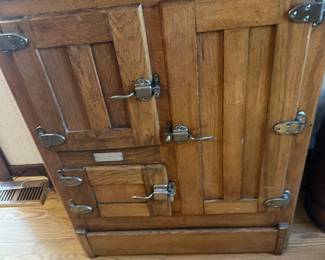 Old Oak Ice Box