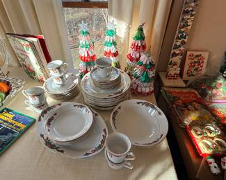 Christmas dishes 
Ribbon trees 