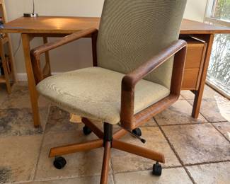Vintage P. Schultz & Co. Teak with Upholstered Seat Swivel Office Chair on Casters (24"W x 24"D x 40" Back Height)