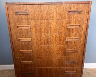 Westergaard Mobelfabrik Rosewood 6 Drawer Dresser Designed by E. Jensen & J. Andersen (30-1/2"W x 16-1/2"D x 39-1/2"H)