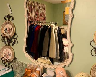 Items Located In The 1st Bedroom (MASTER)