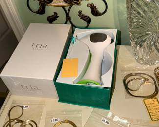 Items Located In The 1st Bedroom (MASTER)