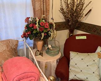 Items Located In The 2nd Bedroom