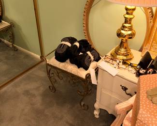 Items Located In The 1st Bedroom (MASTER)