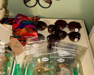 Items Located In The 1st Bedroom (MASTER)