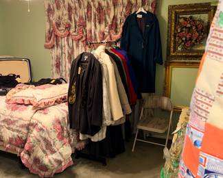 Items Located In The 1st Bedroom (MASTER)