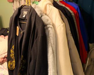 Items Located In The 1st Bedroom (MASTER)