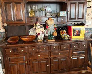 ETHAN ALLEN BREAKFRONT - LARGE / SOLID