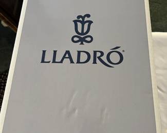 LARGE LLADRO