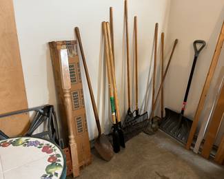 LAWN TOOLS, SPINDLES, WORK MATE 300