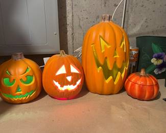 LIGHTED PUMPKINS