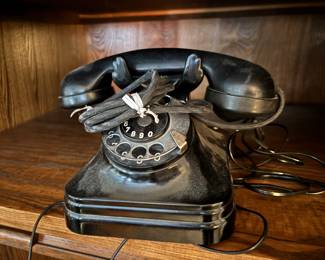 VINTAGE BAKE BAKELITE ROTARY TELEPHONE