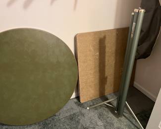 FOLDING TABLES AND SCREEN