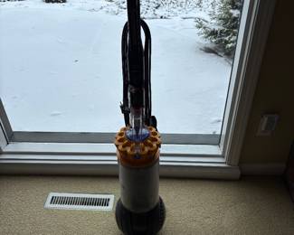 Dyson upright.  will get a better pic