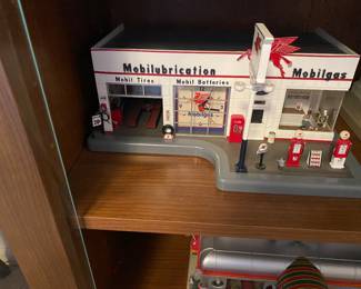 Lighted Danbury Mint Mobil Gas Station Clock