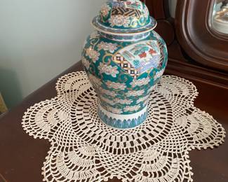 Imari hand-painted ginger jar gold accents - Japan