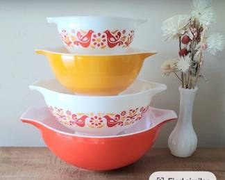 Pyrex Friendship Cinderella Mixing Bowls Set