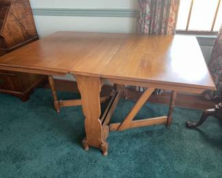 Butterfly leg table MCM