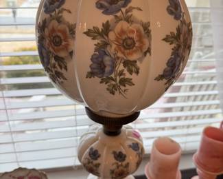 Beautiful Gone with the Wind lamp