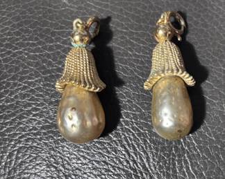 2 Sarah Coventry Baroque Faux Pearl Pendant Charms White Grey Gold Tone