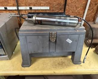 STOOL WITH STORAGE AND 2 GREASE GUNS