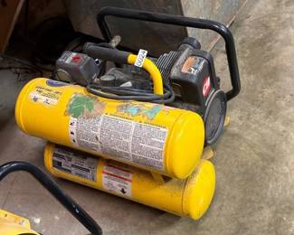AIR COMPRESSOR