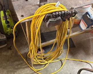 EXTENSION CORD