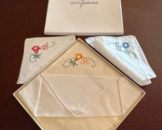 d Ladies Fine Handkerchiefs Set with Box