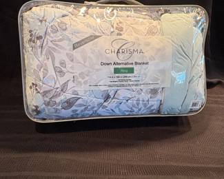 z Charisma Reversible King Size Down Alternative Blanket