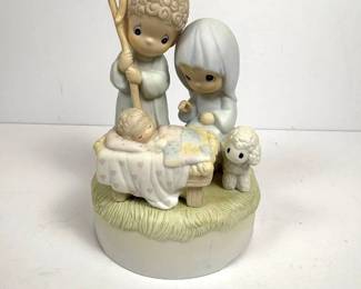f Jonathan  David Precious Moments Musical Nativity Scene Figurine
