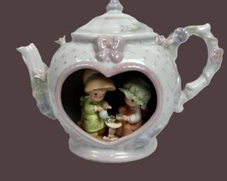 f Precious Moments Collectible Teapot Music Box