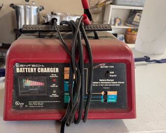 BATTERY CHARGER