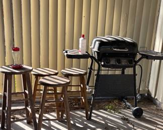 STOOLS, BBQ PIT