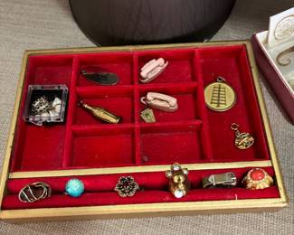 VINTAGE RINGS