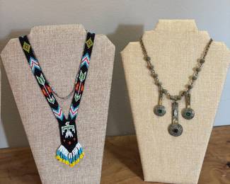 VINTAGE ART DECO NATIVE AMERICAN BEADED NECKLACE