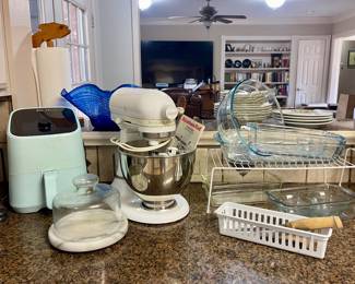 AIR FRYER, KITCHENAID MIXER, BAKEWARE
