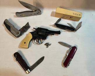 Vintage Modern Pocket Knife Collection with Brevetatta Mondial 99X Plus  Buck Knife