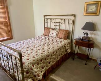 Antique brass bed comes with custom made bedding. (Full size) with Denver mattress