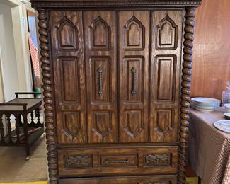 Vintage chest of drawers 
