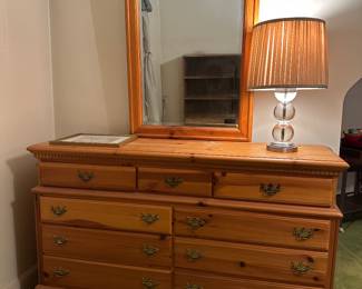 Pine dresser 